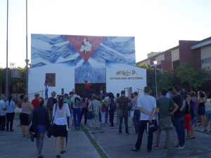 CUBA- HOMENAJE A CAMILO Y CHE UNIVERSIDAD DE HOLGUÍN