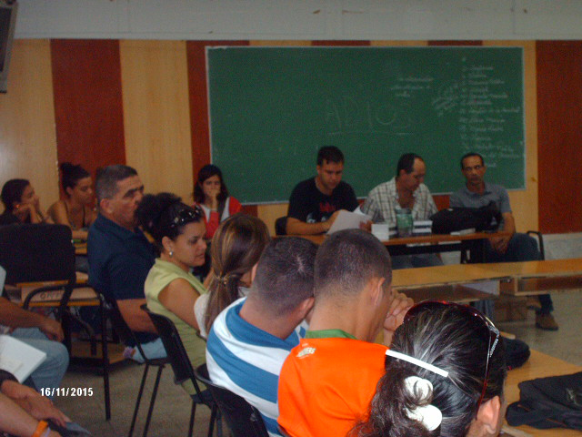 Presentación de "Aviones en la madrugada", la más reciente entrega del escritor Juan Siam, acreedora del Premio de Novela Guillermo Vidal 2013. Desarrollado en la Sede "Celia Sánchez Manduley", el 17 de noviembre de 2015. UHO FOTO/Yusmel Pérez
