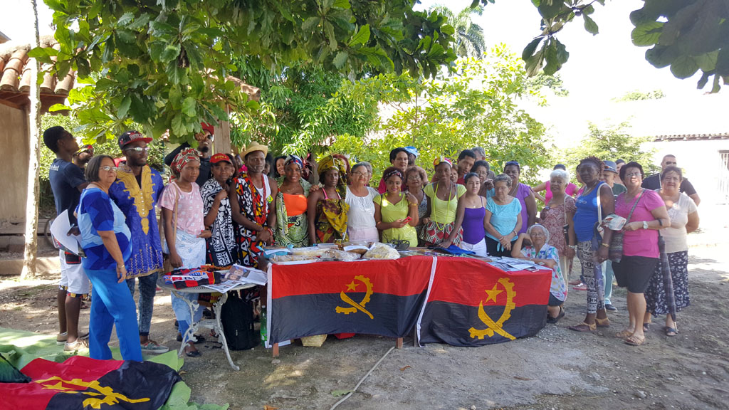 Exposición de trajes típicos, comida tradicional y espectáculo músico danzario de la cultura angolana. Desarrollado en Centro Cultural Casa del Taita, Casa del Teniente Gobernador, el 24 de octubre de 2015-UHO/Foto: Yaima Rodríguez Morales