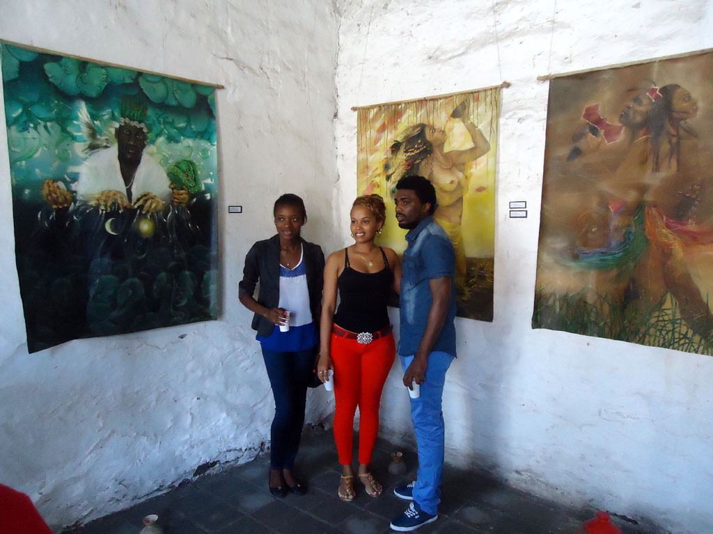 Exposición de pinturas referentes a la cultura africana de la artista Lisandra Ávila. Desarrollado en Centro Cultural Casa del Taita, Casa del Teniente Gobernador, el 24 de octubre de 2015-UHO/Foto: Yaima Rodríguez Morales