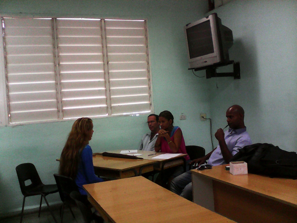 Excelentes profesionales como Carlos Alberto Pupo, Rubén Rodríguez, Abdiel Bermúdez, Malena Almarales, Juan Gabriel Gordín y otras jóvenes promesas comprobaron la proyección, locuacidad y porte de los que serán los futuros periodistas holguineros, quienes sorprendieron con sus conocimientos a muchos de ellos, mientras otros fueron más tímidos y conservadores.. Desarrollado en la Sede "Celia Sánchez Manduley" el 28 de noviembre de 2015. UHO FOTO/Yudith Rojas Tamayo