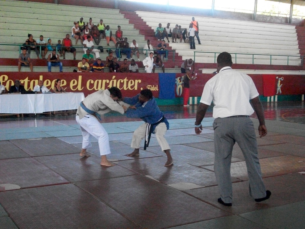 Jornada final de competiciones de la XIII Universiada de Judo. Ateneo Deportivo "Fernando de Dios Buñuel", 21 de noviembre de 2015. UHO FOTO/Luis Ernesto Ruiz Martínez.