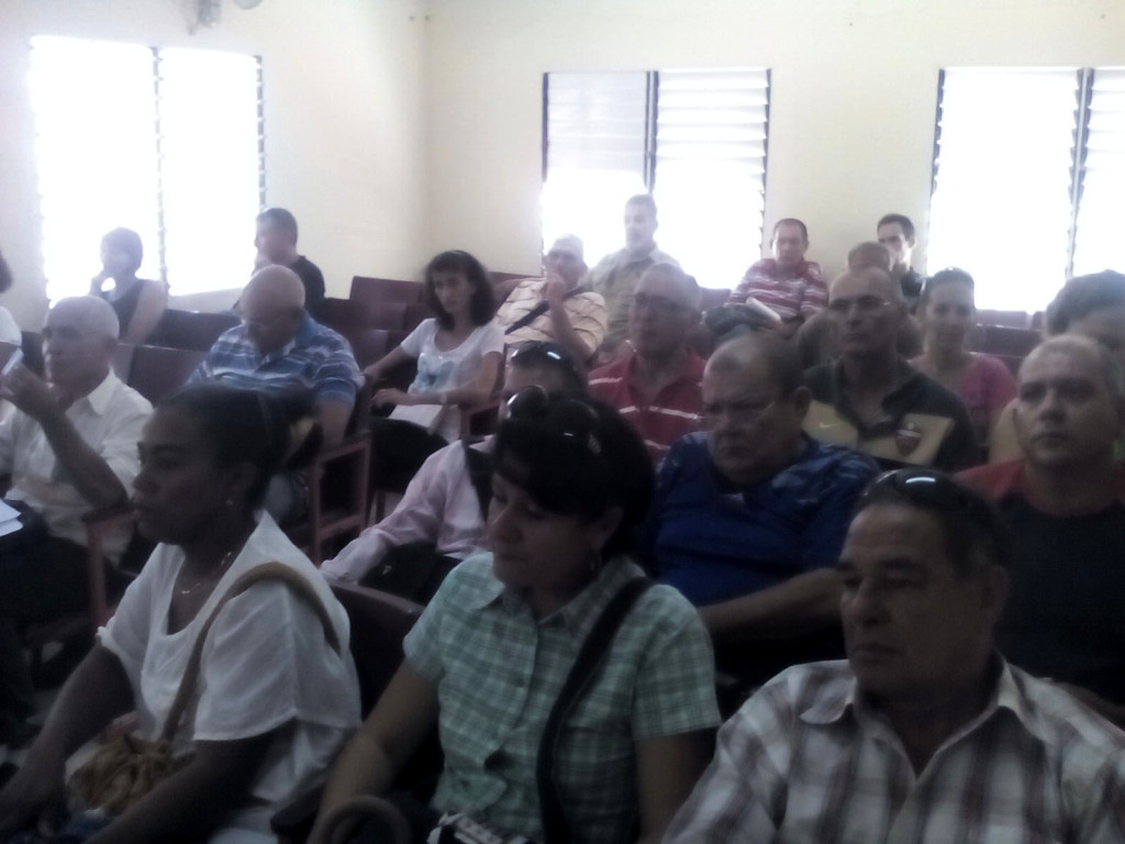 Encuentro entre directivos y parte del claustro de la Facultad de Ciencias Agropecuarias (FACCA) de la Universidad de Holguín con representantes del Partido, el Gobierno y la Delegación Municipal de la Agricultura de ese territorio. Desarrollado en el municipio de Calixto García, en enero de 2016-UHO/Foto: Milagros Rodríguez Alemán