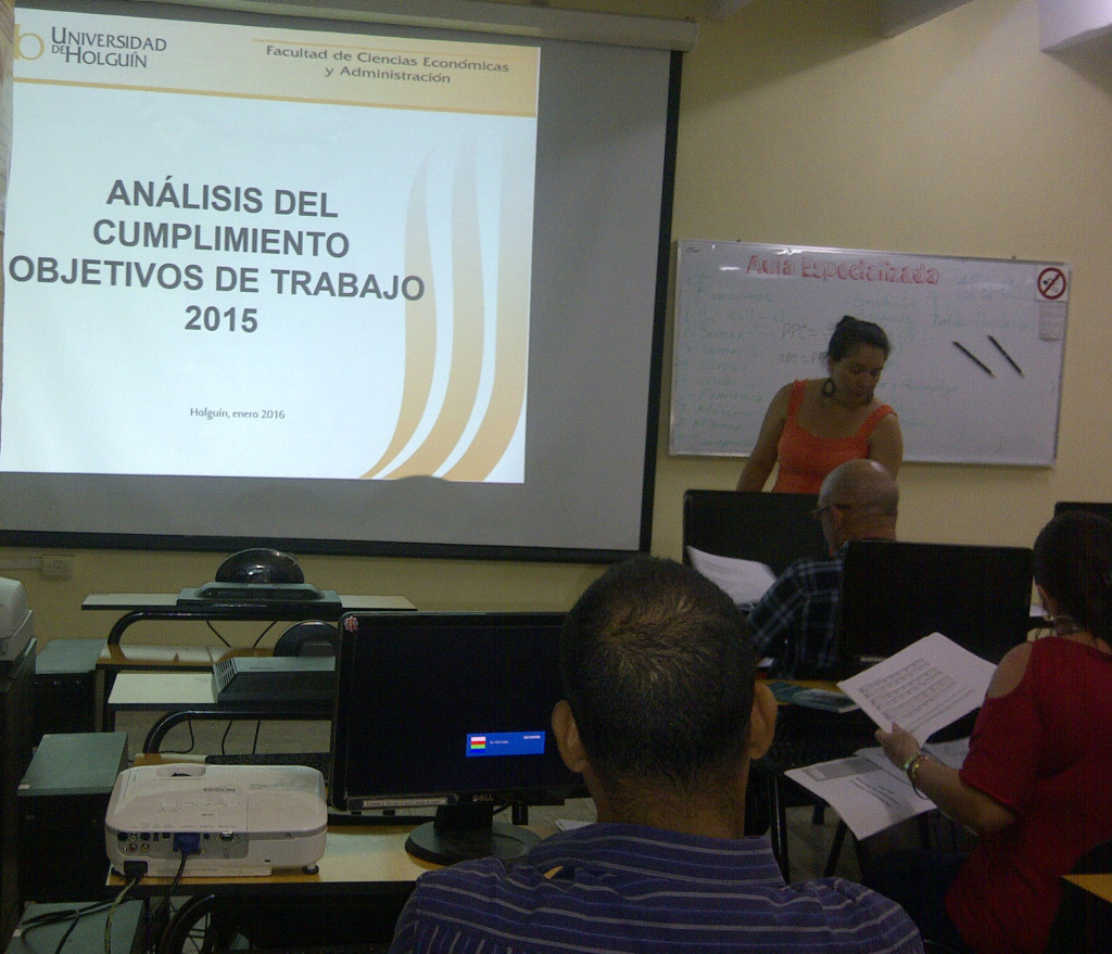 Análisis del Cumplimiento de Objetivos de Trabajo del pasado año y la Proyección de Objetivos para el 2016, presentados por la Dra.C Liudmila Rey Almaguer, decana de la facultad. Desarrollado en la Sede "Oscar Lucero Moya", el 13 de enero de 2016. UHO FOTO/Daniurka Parra Rojas