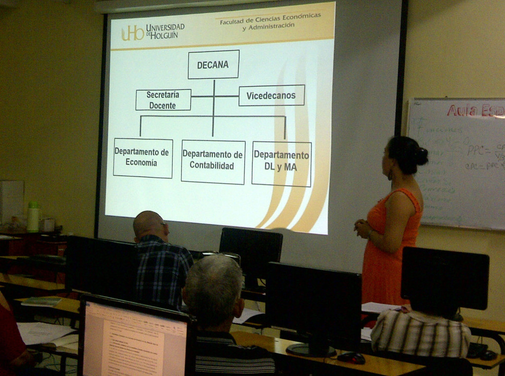 Análisis del Cumplimiento de Objetivos de Trabajo del pasado año y la Proyección de Objetivos para el 2016, presentados por la Dra.C Liudmila Rey Almaguer, decana de la facultad. Desarrollado en la Sede "Oscar Lucero Moya", el 13 de enero de 2016. UHO FOTO/Daniurka Parra Rojas