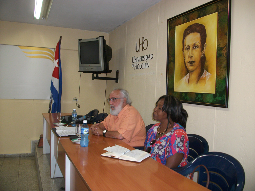 Intercambio de Andrés Goméz, Director de la Revista Areito y Coordinador de la Brigada Antonio Maceo en Estados Unidos, con estudiantes y trabajadores de la Universidad de Holguín. Desarrollado en la Sede Celia Sánchez Manduley el 25 de abril de 2016. UHO FOTO/Luis Ernesto Ruiz Martínez.