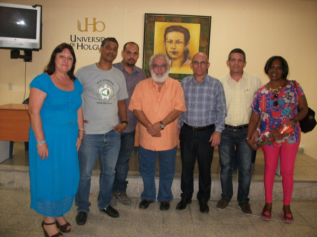 Intercambio de Andrés Goméz, Director de la Revista Areito y Coordinador de la Brigada Antonio Maceo en Estados Unidos, con estudiantes y trabajadores de la Universidad de Holguín. Desarrollado en la Sede Celia Sánchez Manduley el 25 de abril de 2016. UHO FOTO/Luis Ernesto Ruiz Martínez.