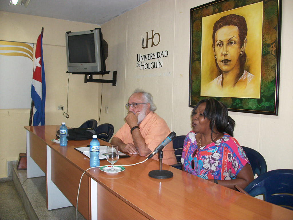 Intercambio de Andrés Goméz, Director de la Revista Areito y Coordinador de la Brigada Antonio Maceo en Estados Unidos, con estudiantes y trabajadores de la Universidad de Holguín. Desarrollado en la Sede Celia Sánchez Manduley el 25 de abril de 2016. UHO FOTO/Luis Ernesto Ruiz Martínez.
