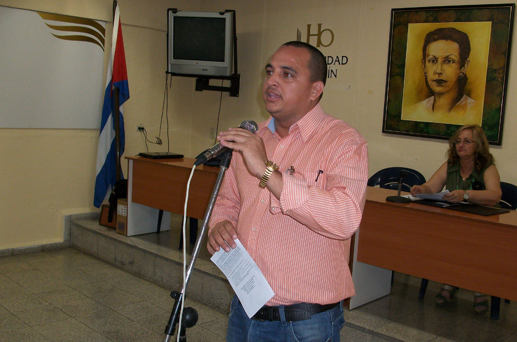 Ruberdanis Tamayo Portales, Delegado del Citma en Holguín, inauguró oficialmente la II Conferencia Provincial de Ciencias Sociales y Humanísticas. Efectuada el 24 de mayo de 2016 en la Sede Celia Sánchez Manduley. UHO FOTO/Luis Ernesto Ruiz Martínez.