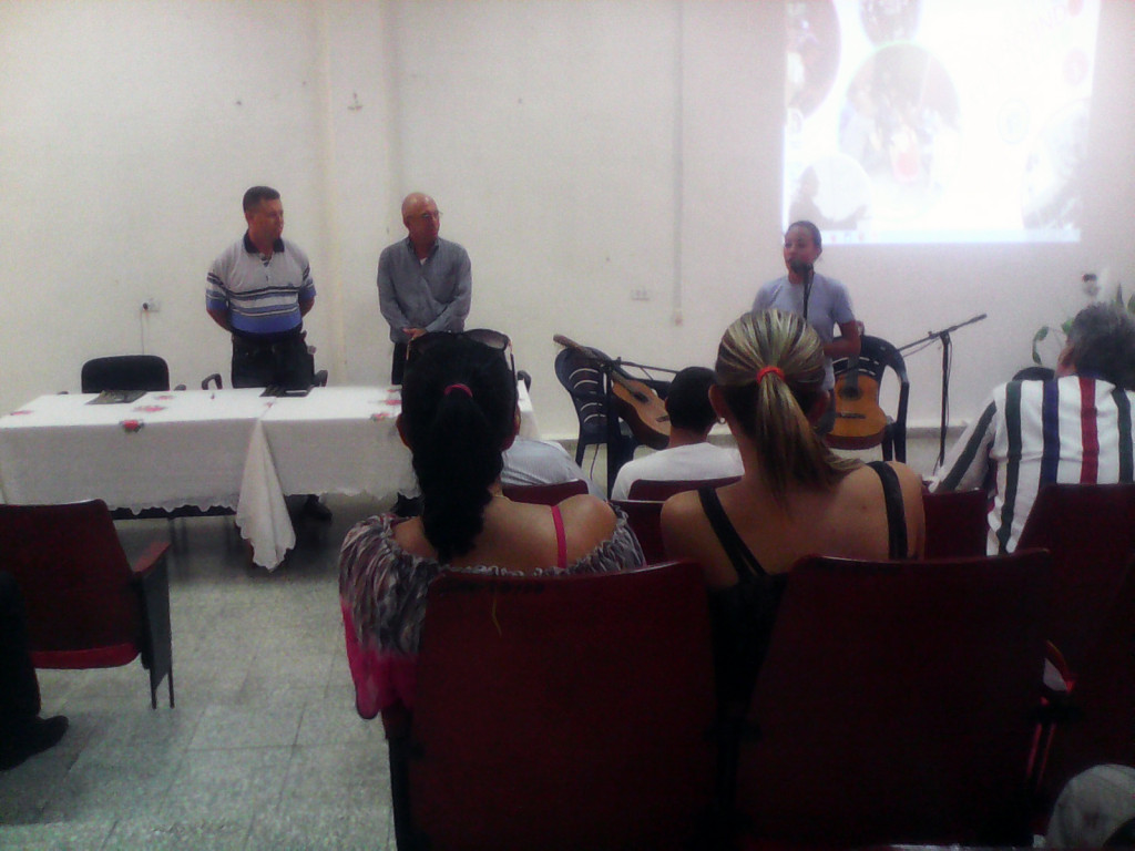 Firma de convenio entre la Contraloría Provincial, la Federación Estudiantil Universitaria (FEU) y la Universidad de Holguín. Desarrollado en la sede Oscar Lucero Moya, el 13 de mayo de 2016. Foto: Yudith Rojas Tamayo.