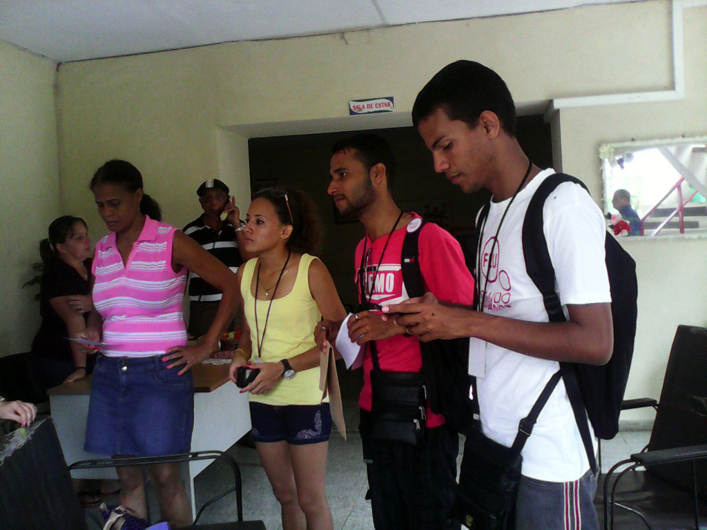 Profesores y directivos de la FEU reciben a los jóvenes realizadores que participan en la décima edición del Festival Nacionalde la Radio Universitaria. Desarrollado en la sede Celia Sánchez Manduley, el 26 de mayo de 2016-UHO/Foto: Yudith Rojas Tamayo