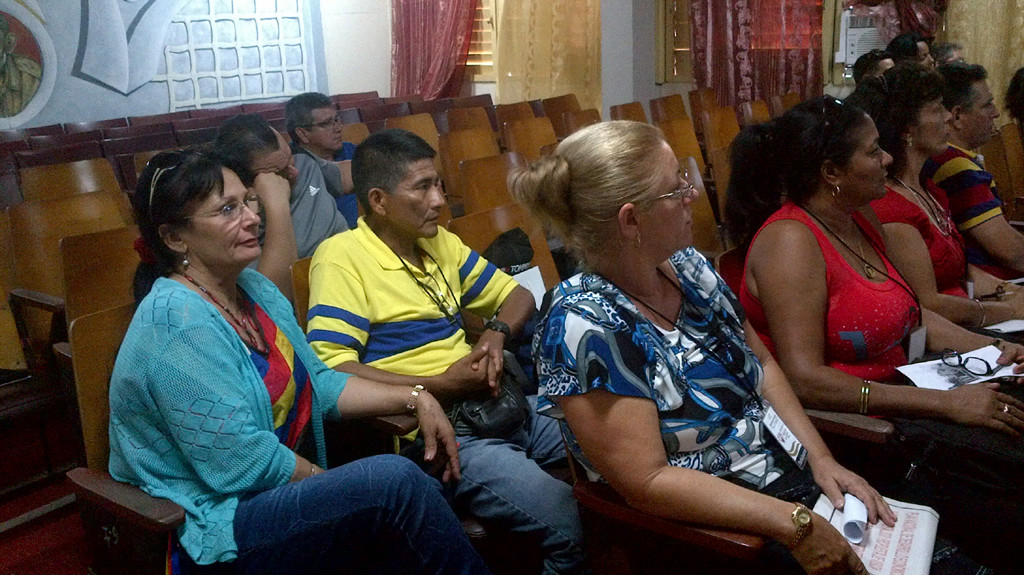 Delegados del VII Taller Internacional "Músculo del cuerpo, músculo del alma" tuvieron la oportunidad de conversar sobre la "Dinámica de la gestión educativa y ambiental en la Cultura Física universitaria". Desarrollado en la sede Manuel Fajardo, el 25 de mayo de 2016. Foto: Yudith Rojas Tamayo