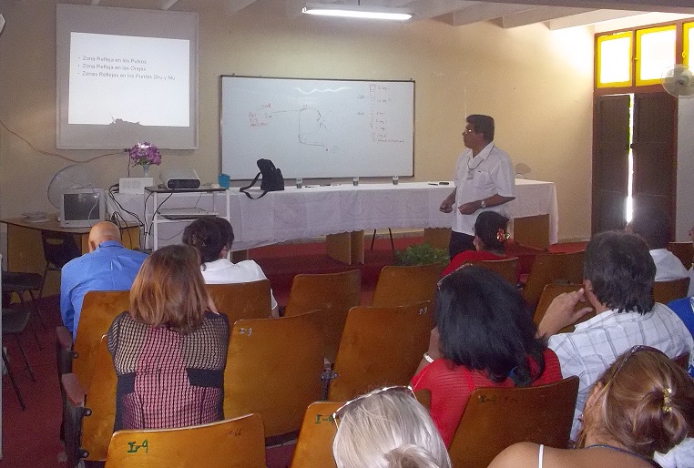 Momentos de intercambio en la sede Manuel Fajardo, mientras se realizaban eventos científicos propios de la especialidad de Cultura Física. Fotos: De archivo