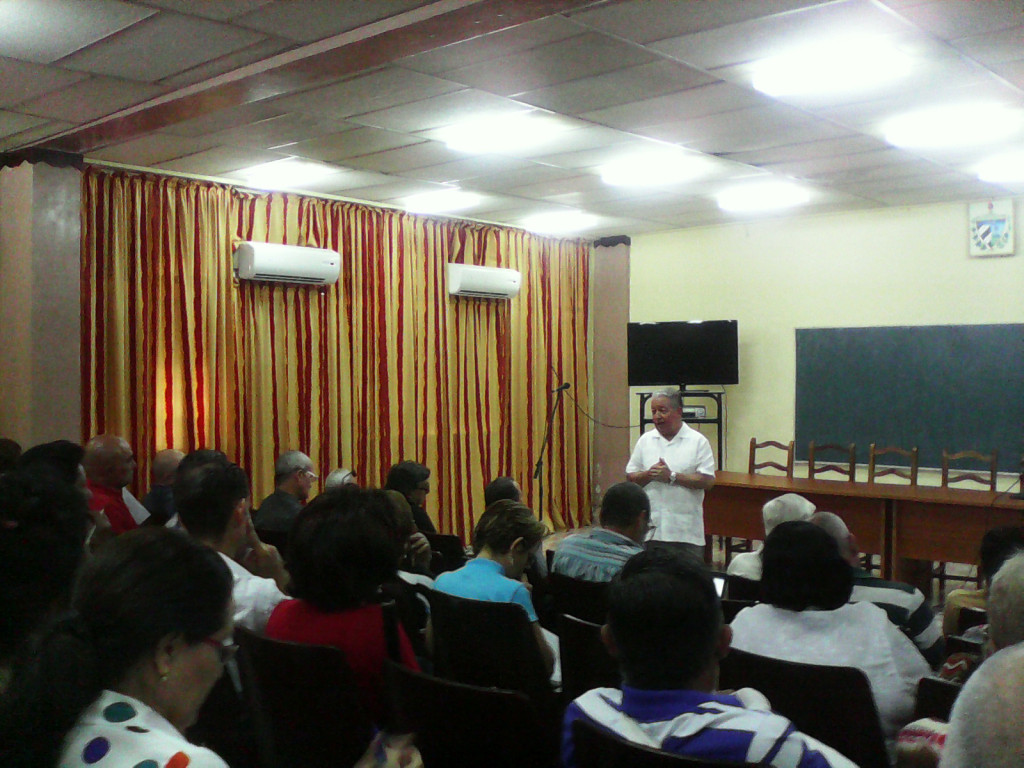 Investigadores de la región oriental participaron este lunes en la constitución del Tribunal Permanente de defensa de doctorados en Ciencias Pedagógicas que, en esta zona del país, tendrá su sede en la Universidad de Holguín. Desarrollado en la sede José de la Luz y Caballero, el 09 de mayo de 2016-UHO/Foto: Yudith Rojas Tamayo