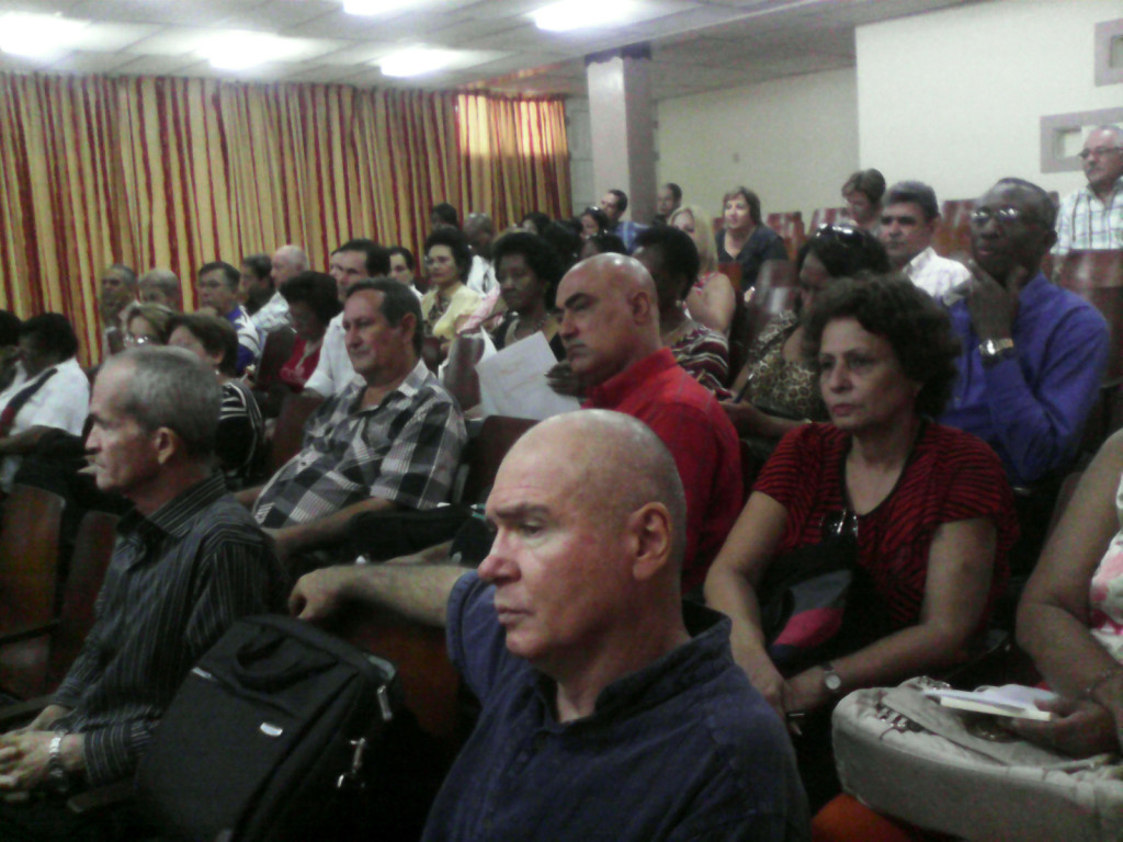 Investigadores de la región oriental participaron este lunes en la constitución del Tribunal Permanente de defensa de doctorados en Ciencias Pedagógicas que, en esta zona del país, tendrá su sede en la Universidad de Holguín. Desarrollado en la sede José de la Luz y Caballero, el 09 de mayo de 2016-UHO/Foto: Yudith Rojas Tamayo