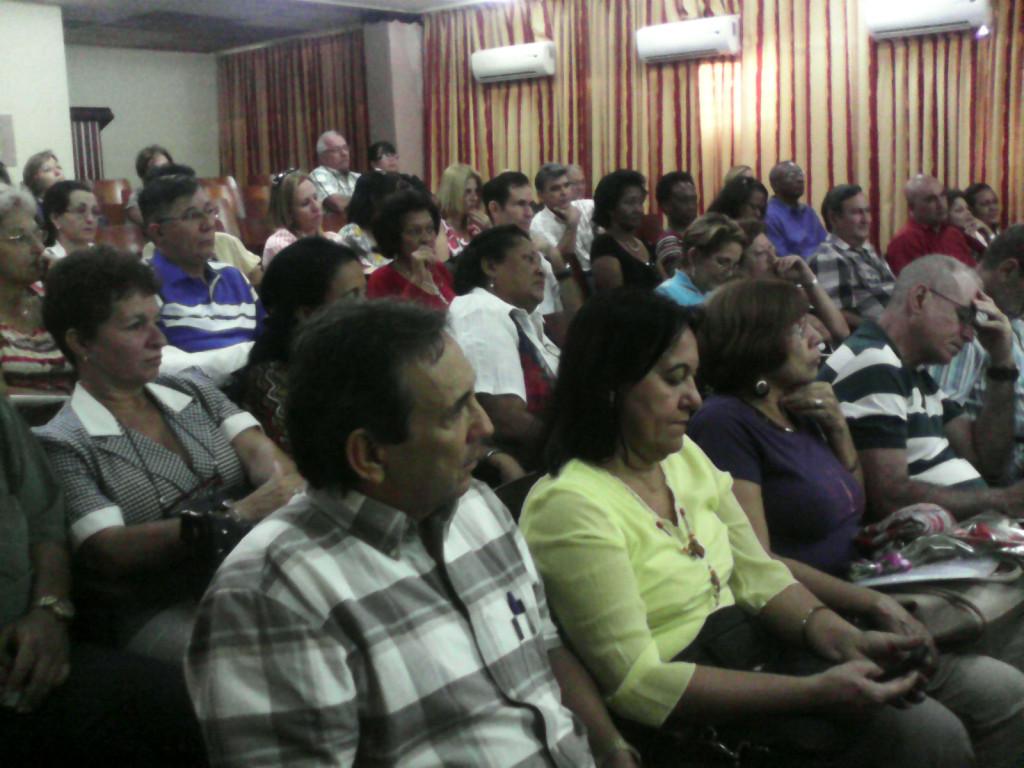 Investigadores de la región oriental participaron este lunes en la constitución del Tribunal Permanente de defensa de doctorados en Ciencias Pedagógicas que, en esta zona del país, tendrá su sede en la Universidad de Holguín. Desarrollado en la sede José de la Luz y Caballero, el 09 de mayo de 2016-UHO/Foto: Yudith Rojas Tamayo