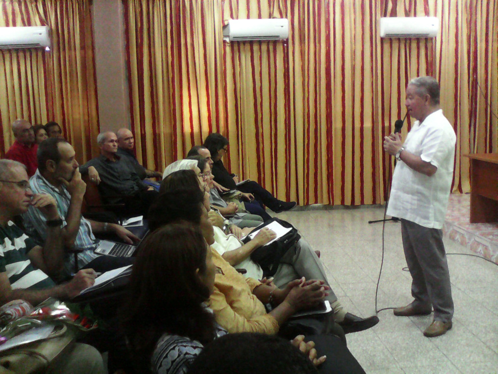 Investigadores de la región oriental participaron este lunes en la constitución del Tribunal Permanente de defensa de doctorados en Ciencias Pedagógicas que, en esta zona del país, tendrá su sede en la Universidad de Holguín. Desarrollado en la sede José de la Luz y Caballero, el 09 de mayo de 2016-UHO/Foto: Yudith Rojas Tamayo