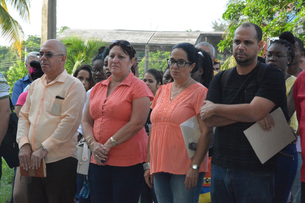 Los directivos del centro lideran y acompañan a los estudiantes y profesores en su denuncia por intentos de subvertir el accionar de los jóvenes a través de las becas World Learning . Desarrollado en la sede Oscar Lucero Moya, el 28 de septiembre de 2016-UHO/Foto: Yudith Rojas Tamayo