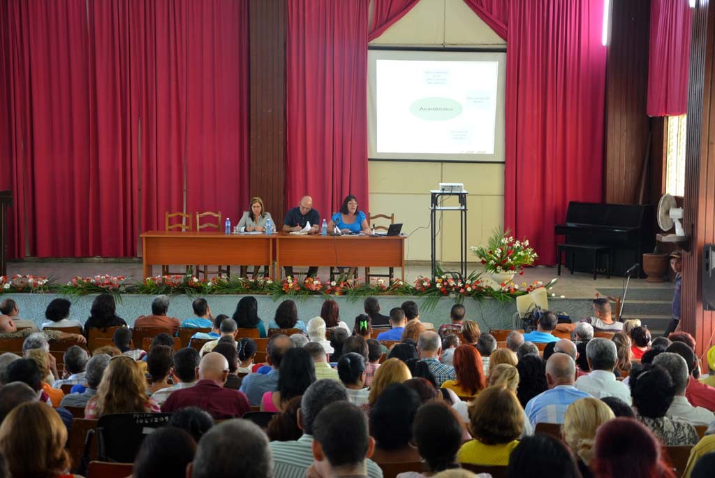 El primer claustro correspondiente al curso escolar 2016-2017, se desarrolló en la sede José de la Luz y Caballero, de la Universidad de Holguín. UHO-FOTO/Luis Ernesto Ruiz Martínez-Dircom