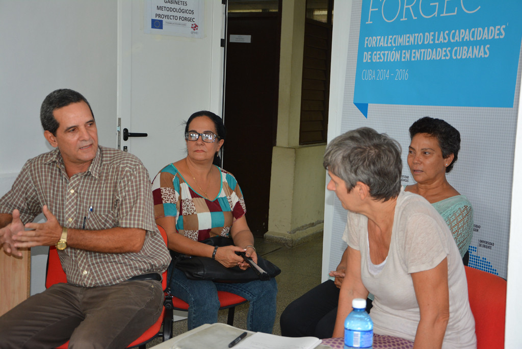 Gestores del proyecto en la Universidad de Holguín compartieron sus experiencias con Fiona Hunter. Desarrollado en la sede Oscar Lucero Moya, el 27 de octubre de 2016-UHO/Foto: Yudith Rojas Tamayo