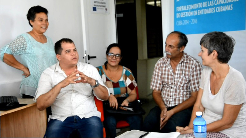 Gestores del proyecto en la Universidad de Holguín compartieron sus experiencias con Fiona Hunter. Desarrollado en la sede Oscar Lucero Moya, el 27 de octubre de 2016-UHO/Foto: Yudith Rojas Tamayo