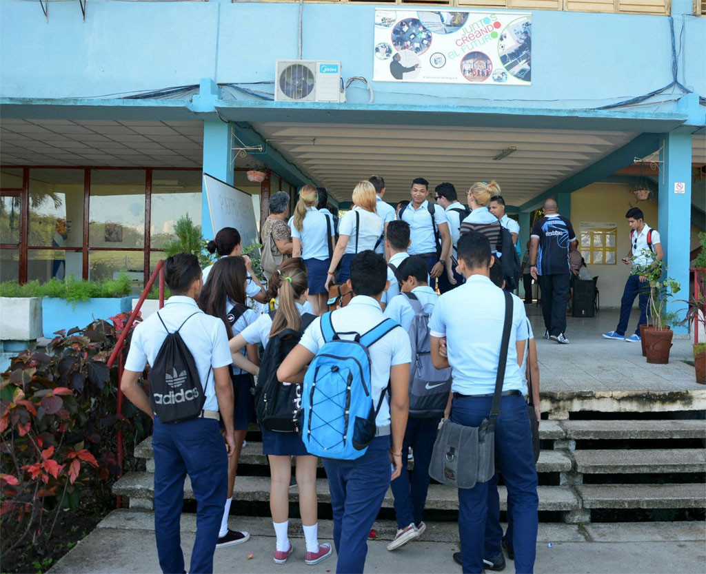 Puertas abiertas desarrolladas en la Sede Manuel Fajardo Rivero. Foto: Marjel Morales Gato.