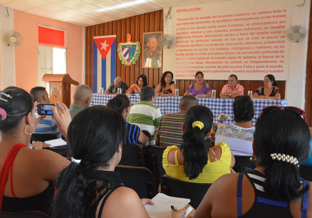Intercambio entre la dirección de la Universidad de Holguín y profesores y estudiantes de las filiales y centros municipales. Desarrollado en Sagua de Tánamo, el 12 de octubre de 2016. UHO FOTO/Yudith Rojas Tamayo