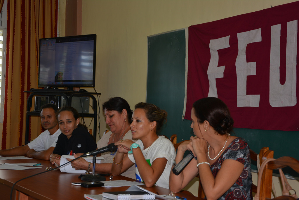 Rosalina Gretel Ramírez quedó ratificada como Presidenta de la FEU por mayoría de votos. Desarrollado en la Sede "José de la Luz y Caballero", el 02 de noviembre de 2016. UHO FOTO/Yudith Rojas Tamayo