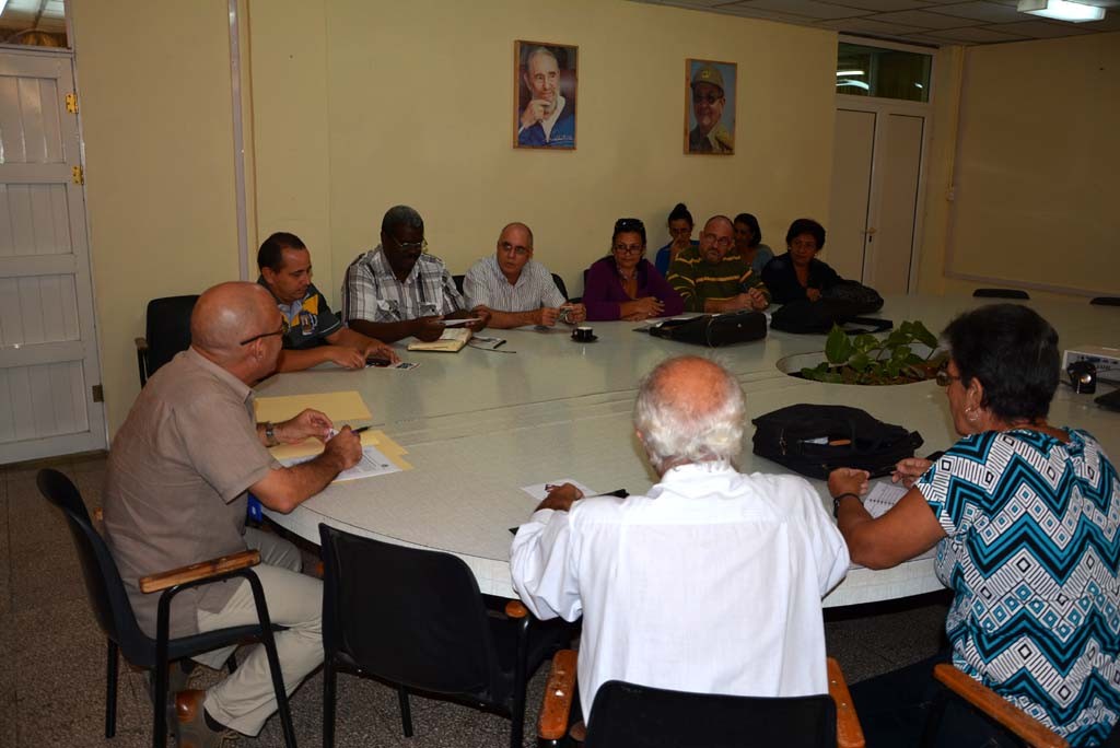 Firma de Convenio entre la Universidad de Holguín y el Centro de Investigación y Desarrollo de la Construcción (CIDC). Efectuada el 22 de noviembre de 2016 en la Sede José de la Luz y Caballero. UHO FOTO/Luis Ernesto Ruiz Martínez.