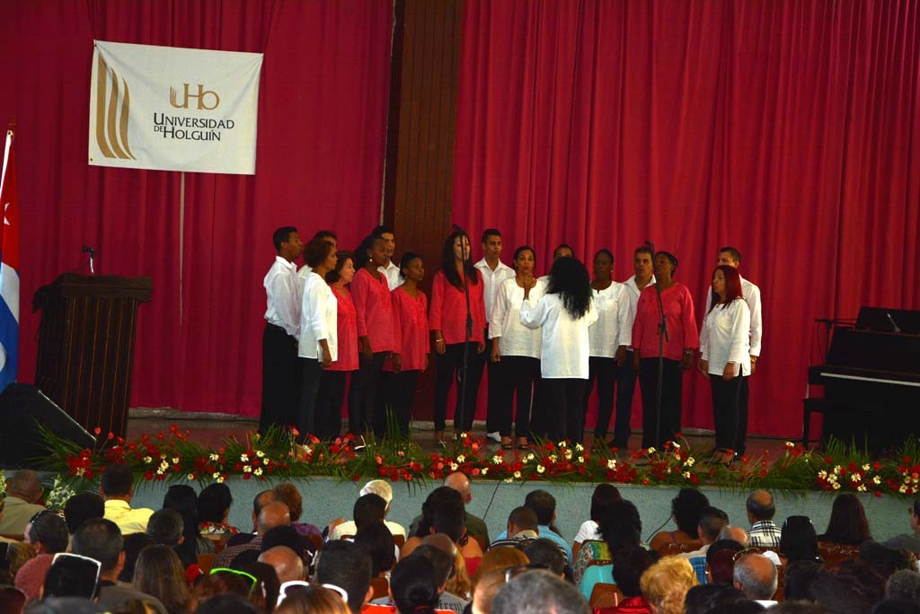 El Orfeón Holguín, celebra también su aniversario el 4 de noviembre, junto con la Universidad de Holguín. Acto desarrollado en la Sede José de la Luz y Caballero. UHO FOTO/Yudith Rojas Tamayo-DIRCOM.