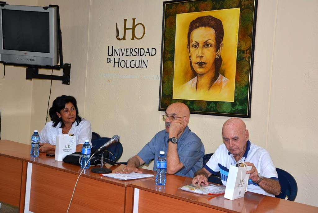 Antonio Moltó, Presidente de la UPEC, y Luis Sexto, Presidente de la Comisión Nacional de ética de esa organización, visitan la Universidad de Holguín. UHO-FOTO/Luis Ernesto Ruiz Martínez-Dircom