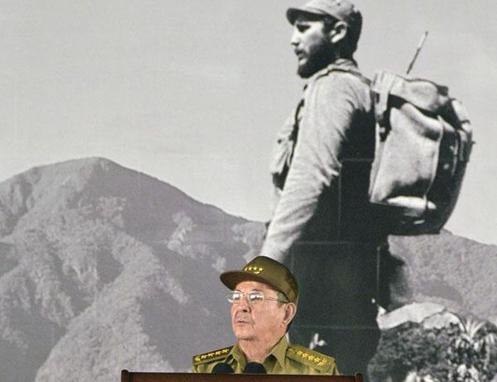 La permanente enseñanza de Fidel es que sí se puede, expresó Raúl en Santiago de Cuba: (Foto: Estudios Revolución)