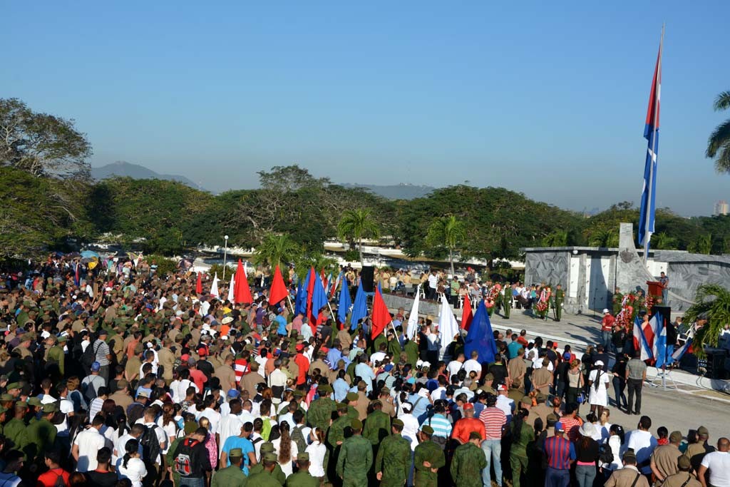 El pueblo holguinero rinde tributo a los caídos en la defensa y rememoran la Operación Tributo. 7 de diciembre de 2016. UHO FOTO/Luis Ernesto Ruiz Martínez