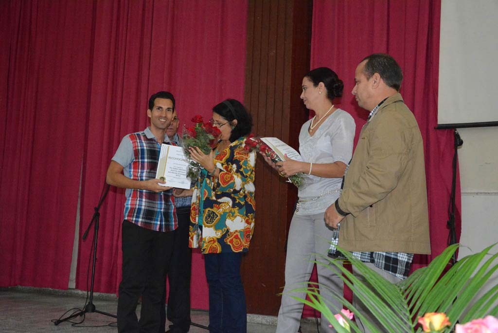 Acto de reconocimiento por el Día de la Ciencia Cubana efectuado en la Sede José de la Luz y Caballero, de la Universidad de Holguín, el 13 de enero de 2017. UHO FOTO/Luis Ernesto Ruiz Martínez