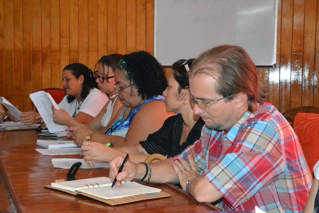 El Dr. C. Rafael Lorenzo Martín durante la Conferencia de Prensa de la Delegación del CITMA en Holguín, sobre Expociencia 2017. UHO FOTO/Luis Ernesto Ruiz Martínez.