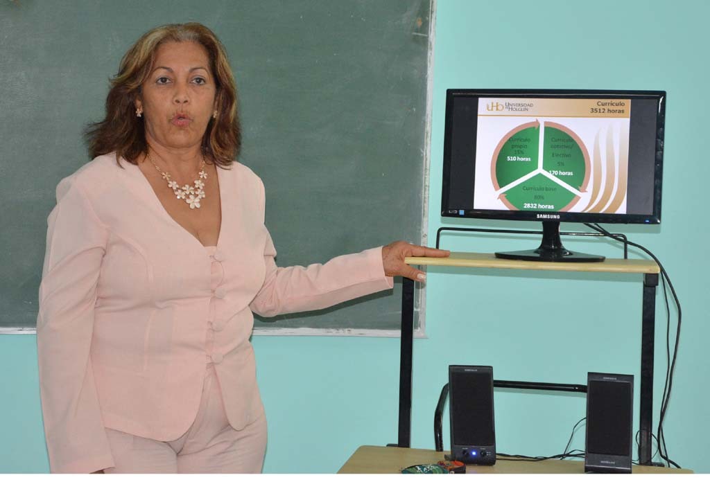 Defensa pública para la aprobación del Plan de Estudio E correspondiente a la carrera Pedagogía Psicología. Desarrollado en la sede José de la Luz y Caballero, el 07 de febrero de 2017. Foto: Yudith Rojas Tamayo.