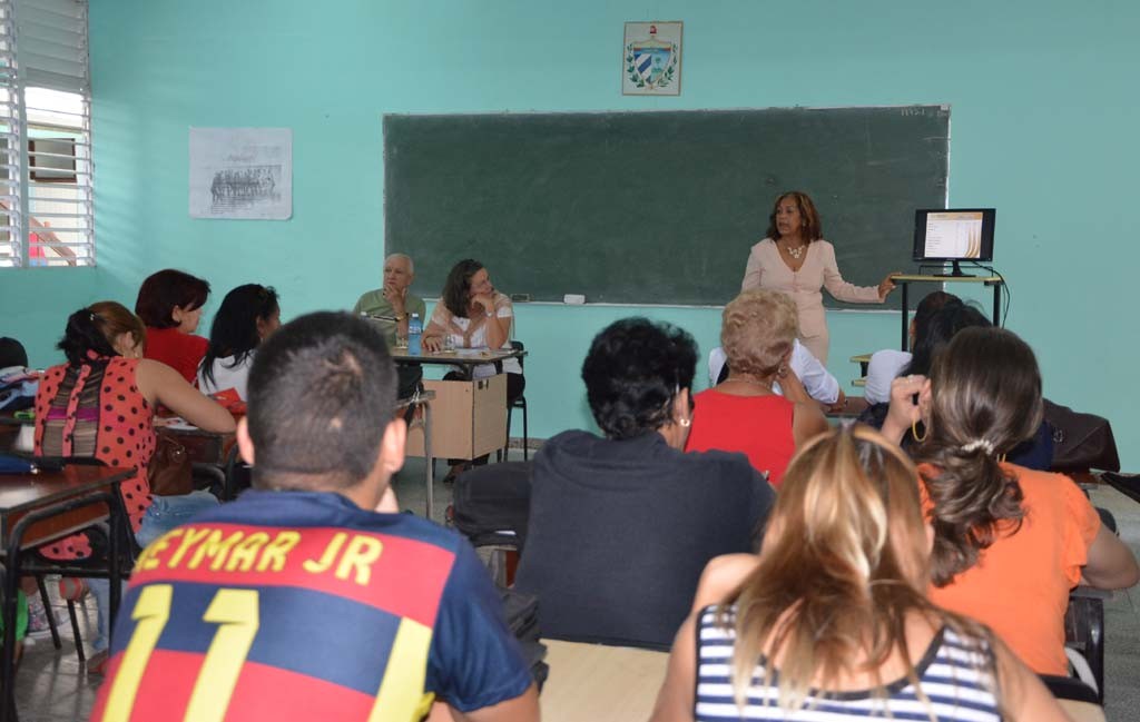 Defensa pública para la aprobación del Plan de Estudio E correspondiente a la carrera Pedagogía Psicología. Desarrollado en la sede José de la Luz y Caballero, el 07 de febrero de 2017. Foto: Yudith Rojas Tamayo.