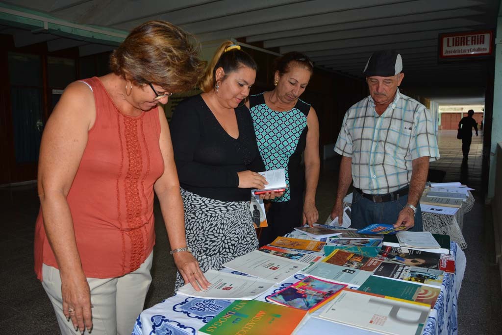 Varias exposiciones fueron organizadas como muestra de los resultados de las áreas y facultades de la UHO. Desarrollado en la sede José de la Luz y Caballero, el 30 de marzo de 2017-UHO/Foto: Yudith Rojas Tamayo