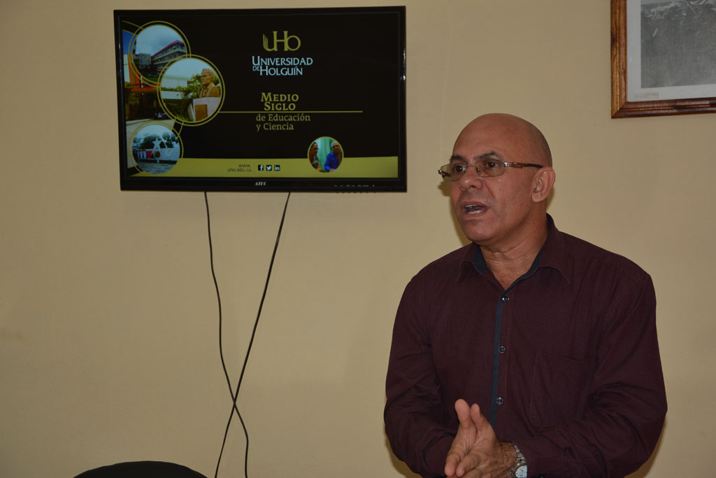 El Rector de la Universidad de Holguín presentó al Embajador las particularidades que distinguen a la institución con casi 50 años de fundada. Desarrollado en la sede Celia Sánchez Manduley, el 04 de mayo de 2017. Foto/Yudith Rojas Tamayo