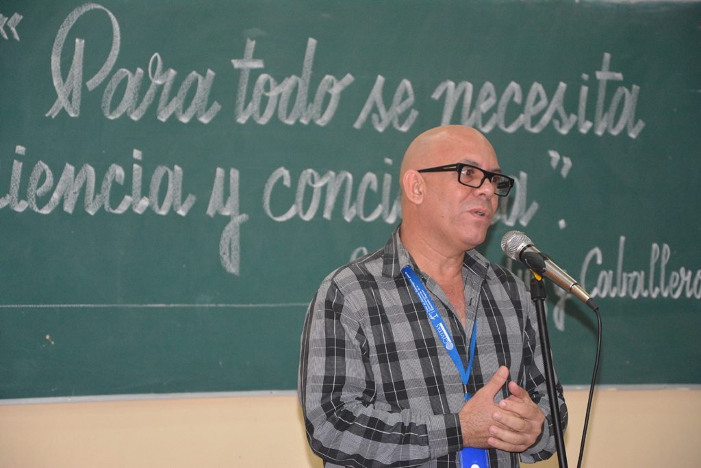 Palabras de bienvenida del Dr. C. Reynaldo Velázquez Zaldívar, rector de la Universidad de Holguín en la apertura de la evaluación externa a tres carreras de la institución . Desarrollado en la sede José de la Luz y Caballero, el 20 de noviembre de 2017. UHO FOTO/Yudith Rojas Tamayo