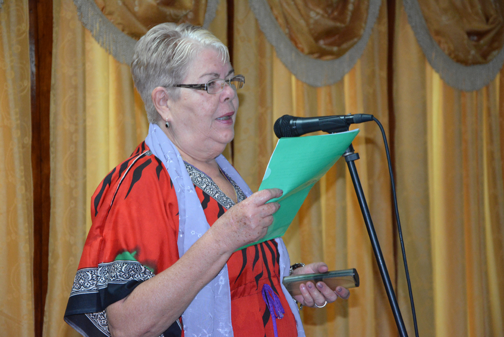 Palabras de agradecimiento de Lourdes González Herrero, destacada personalidad de la cultura holguinera al ser reconocida con la Categoría Especial de Profesor Invitado. Desarrollado en el Salón Protocolar de la Plaza de la Revolución Calixto García, el 13 de diciembre de 2017. Foto/UHo: Yudith Rojas Tamayo