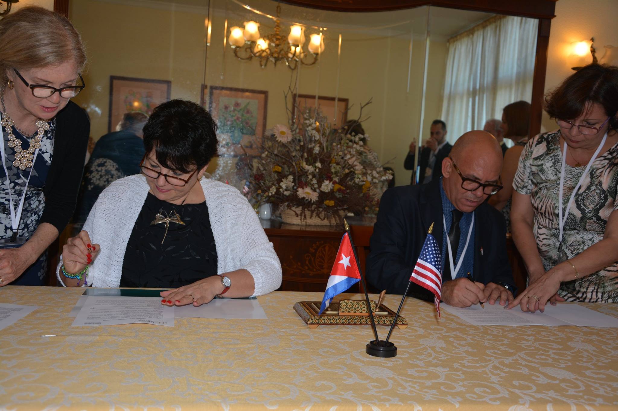 Firman Memorándum de Entendimiento entre el Farmingdale State College, de New York y la Universidad de Holguín.