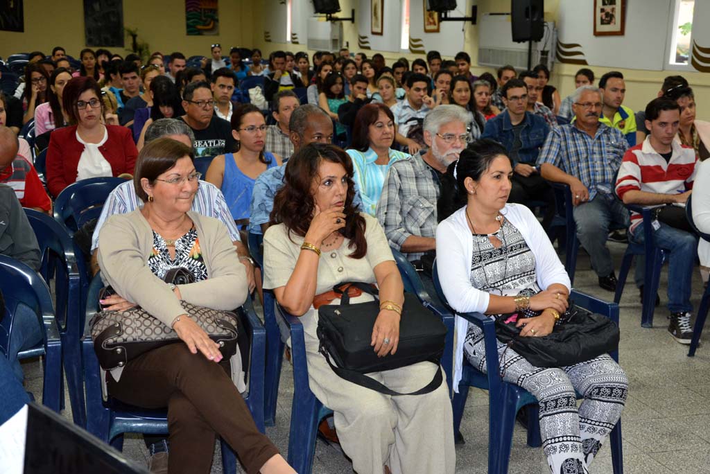 Apertura de la Evaluación Externa de la Carrera Licenciatura en Lengua Inglesa. Efectuada en la sede Celia Sánchez Manduley de la Universidad de Holguín el 20 de marzo de 2017. UHO FOTO/Luis Ernesto Ruiz Martínez