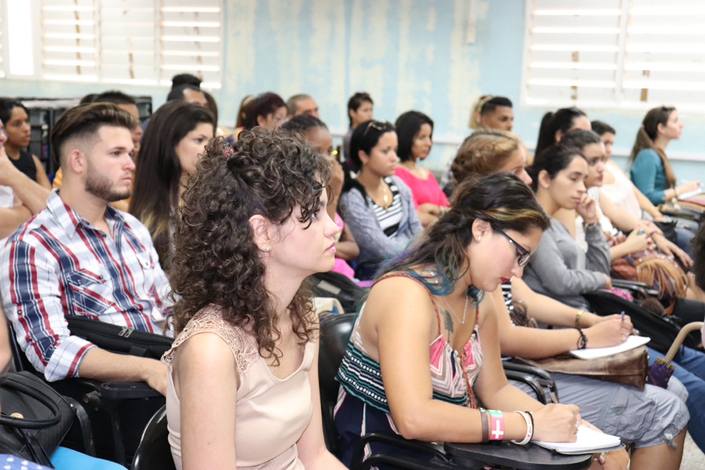 Intercambio académico entre el profesor norteamericano, Dr. Richard N. Gioioso y representantes de la Facultad de Ciencias Sociales sobre la inmigración en Estados Unidos. Desarrollado en la sede Celia Sánchez Manduley, el 08 de marzo de 2018. UHO/Foto: Yudith Rojas Tamayo