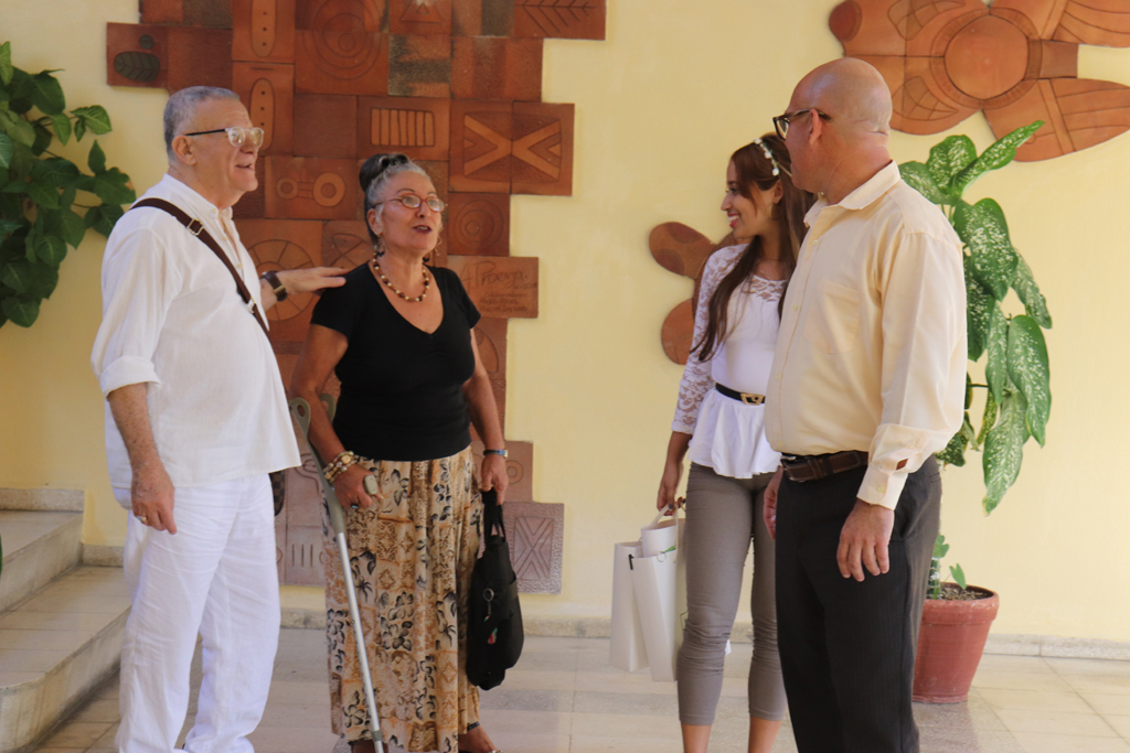 El Maestro Cosme Proenza es el invitado especial del evento Vivencia Oblicua, que desarrolla la carrera de Gestión Cultural para el Desarrollo. Desarrollado en la Sede "Celia Sánchez Manduley", el 10 de abril de 2018. UHO FOTO/Yudith Rojas Tamayo