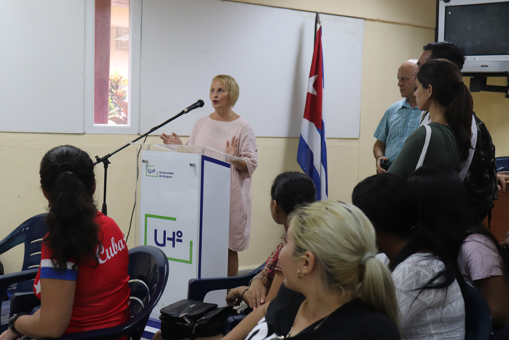 Encuentro con la Brigada de solidaridad canadiense con Cuba Calixto García, en el XIII aniversario de la Cátedra de Estudios Canadienses de la UHo. Desarrollado en la sede Celia Sánchez Manduley, el 30 de noviembre de 2018-UHO/Foto: Yudith Rojas Tamayo
