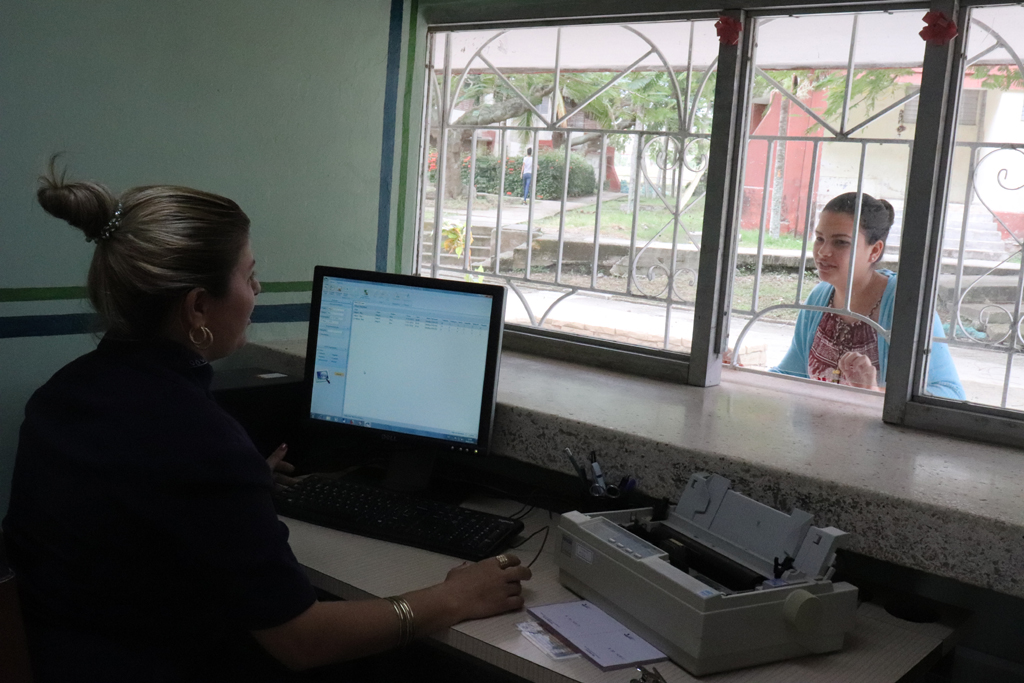 El Punto de Venta de reservaciones para viajes estará abierto desde las 8:30 am hasta las 3:00 pm, de lunes a viernes. Desarrollado en la sede Oscar Lucero Moya, el 30 de enero de 2019. Foto: Yudith Rojas Tamayo/UHo