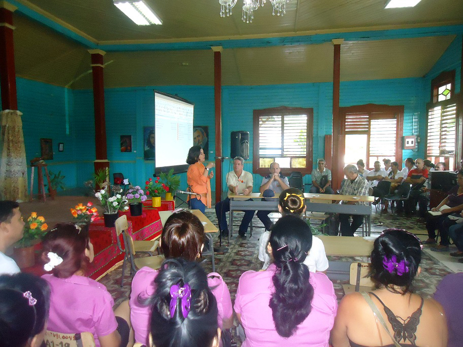 El Centro Universitario Municipal (CUM) Báguanos, la Federación de Mujeres Cubanas y la Dirección Municipal de Salud efectuaron el I Simposio Rompiendo el Silencio. Desarrollado en el municipio Báguanos, el 25 de noviembre de 2015. UHO FOTO/Yosvanys González Murillo
