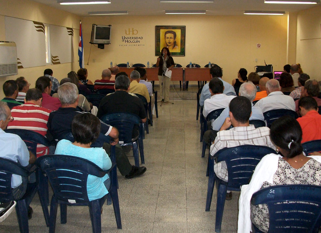 Se desarrolla en la Universidad de Holguín el proceso de evaluación externa a las maestrías "Historia y Cultura en Cuba" y "Maquinaria agrícola". UHO FOTO/Luis Ernesto Ruiz Martínez.