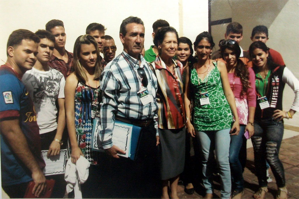 Participantes en el Taller con Asela de los Santos Tamayo, combatiente de la clandestinidad y Héroe del Trabajo de la República de Cuba.